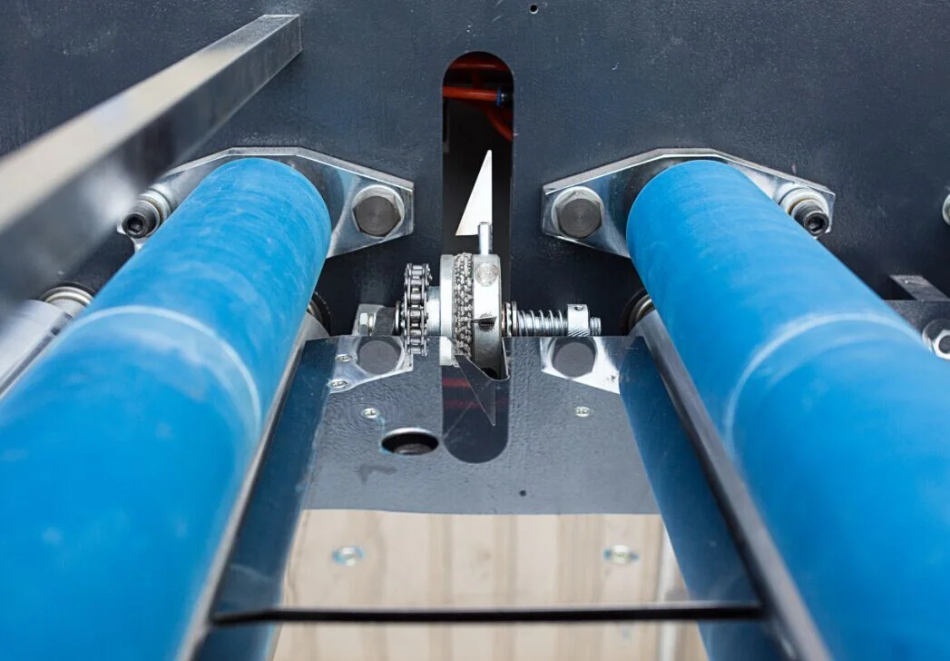 Automatic feeding pre-coating BOPP OPP heating thermal film laminator (GK-FM-880YTS)