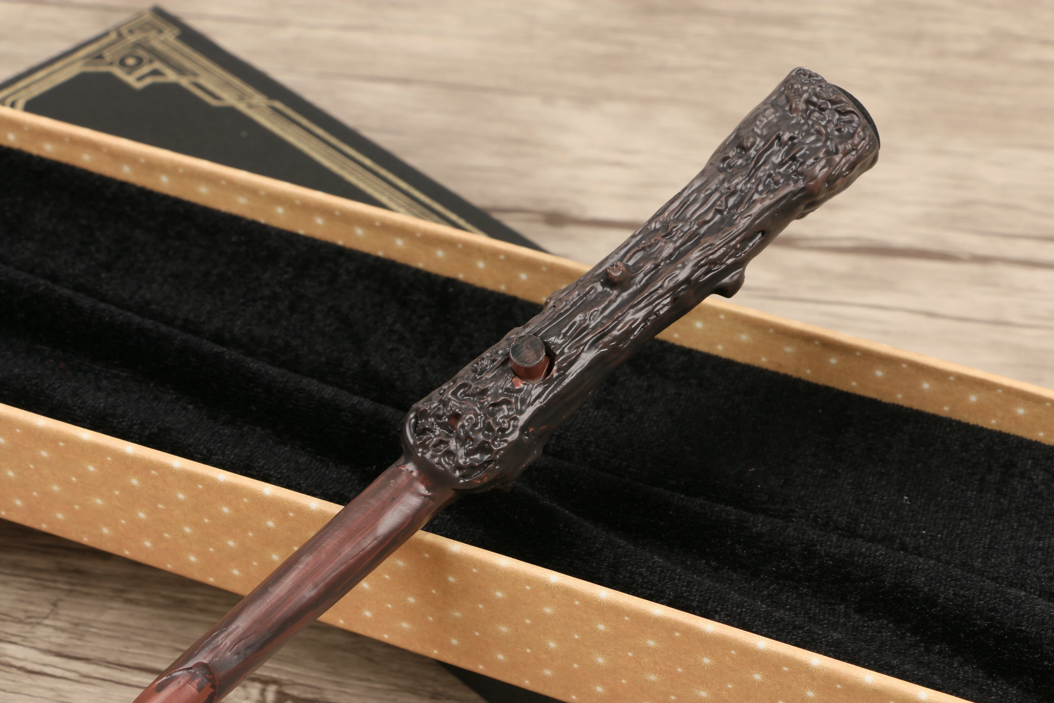 2022 Novelty Popular Cosplay Halloween HP Magic Fire Wand MOQ IS 1 PIECE