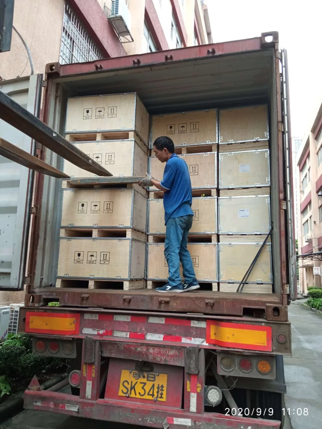 China 380V 0.75KW Solar Pump Inverter High Quality Deep Well Solar Water Pump Inverter for Irrigation