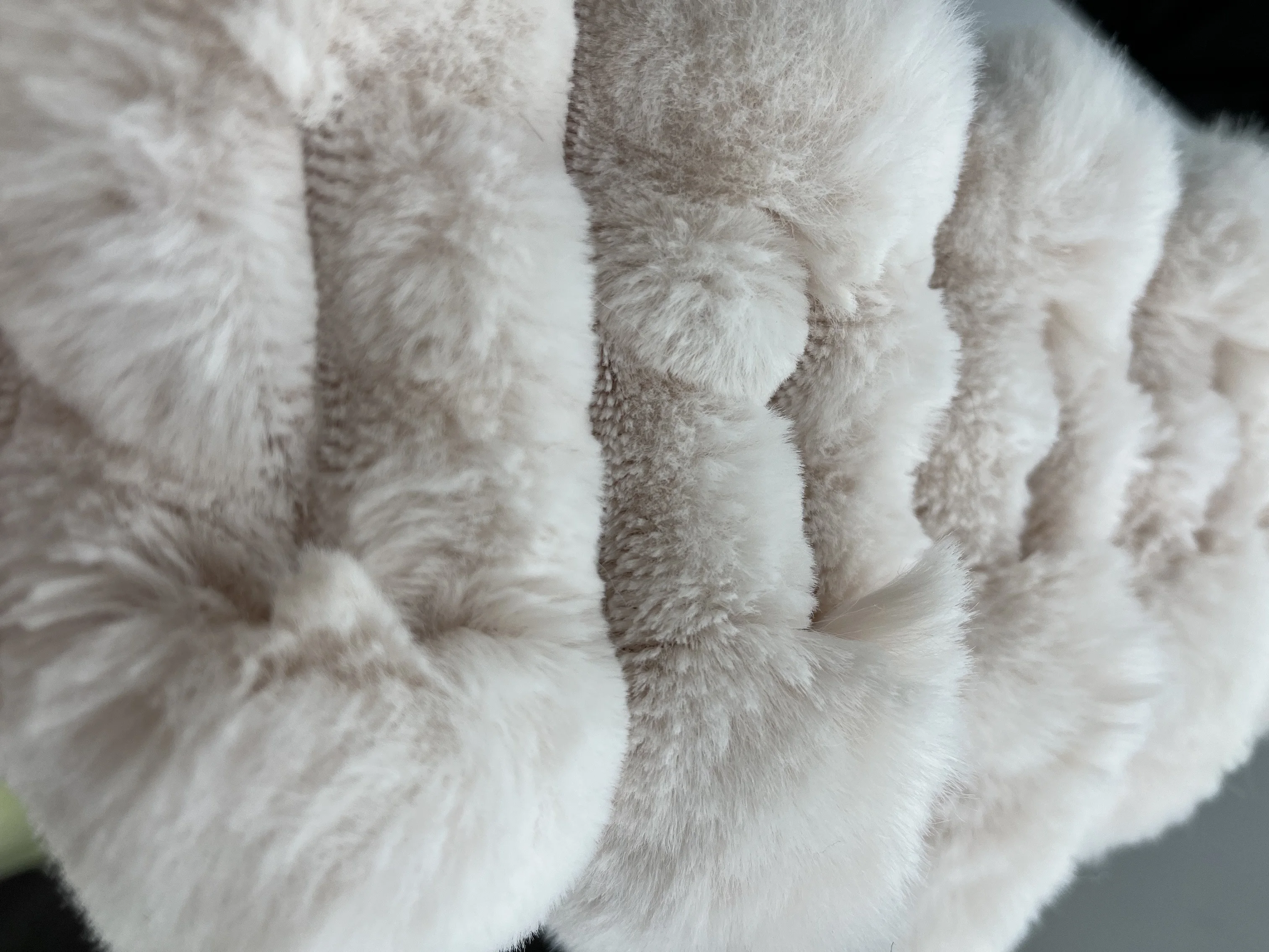 Fluffy Comfortable Jacquard Spandex Stretch Fabric Rabbit Faux Fur Fabric For Throw Blanket/Coat/Shawl