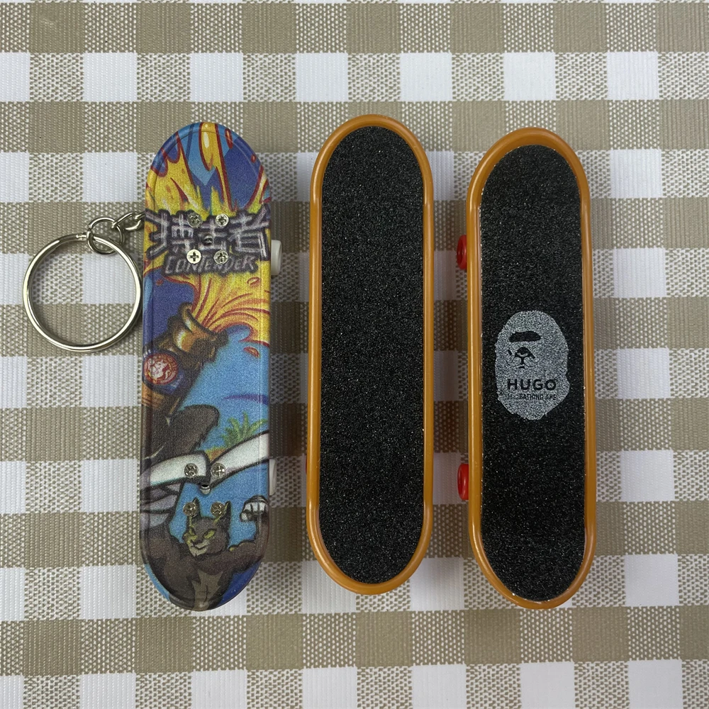 OEM ODM Custom Brasil Grey 26mm Metal Die Cast Stand Fingerboards Finger Skateboard With Keychain