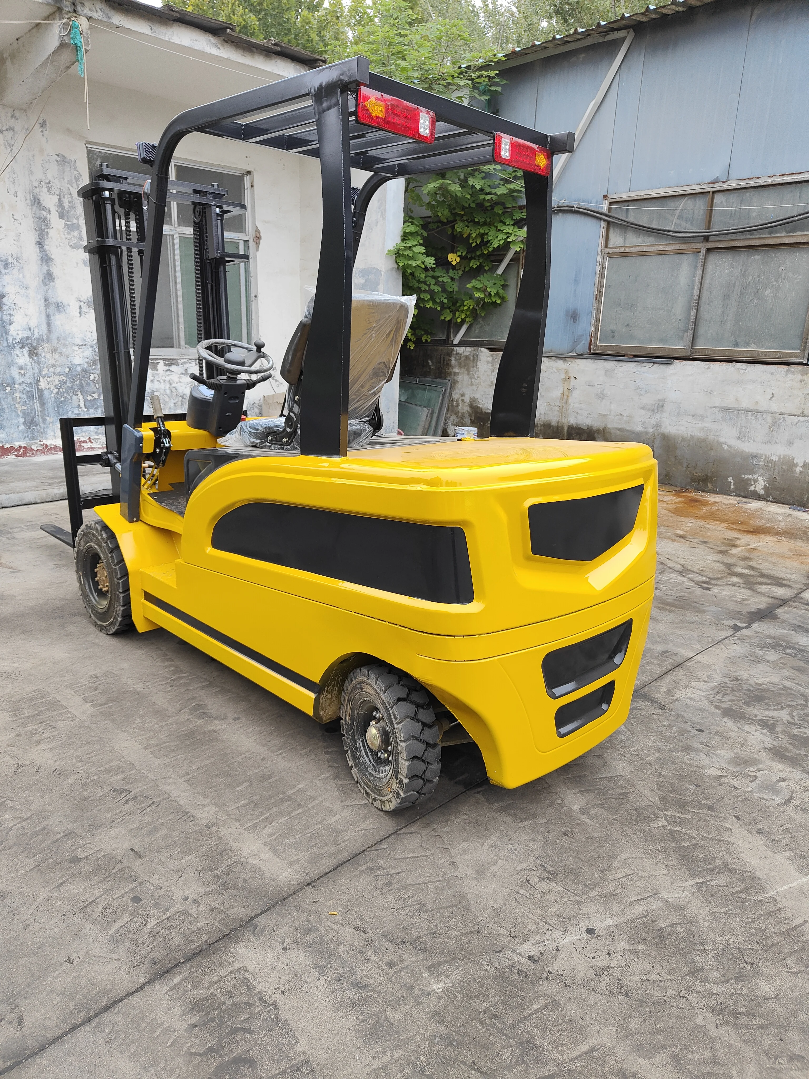 Factory Sale Forklift 1Ton 1.5ton 2ton 3ton Electric Forklift with High Quality