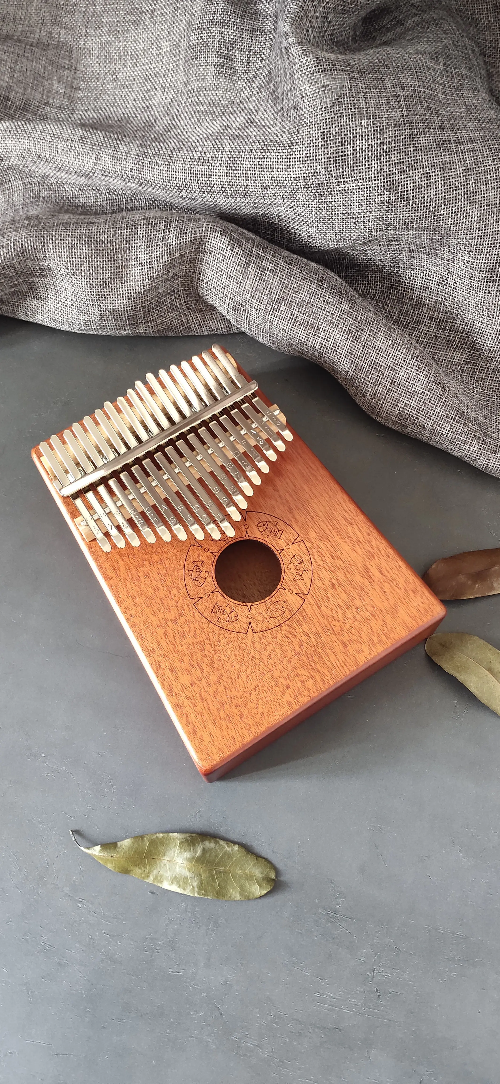 Walter High quality little fish cut Cartoon Thumb Piano 17 Key Kalimba with menu and Tune Hammer, Gift for Kid, Adult Beginners