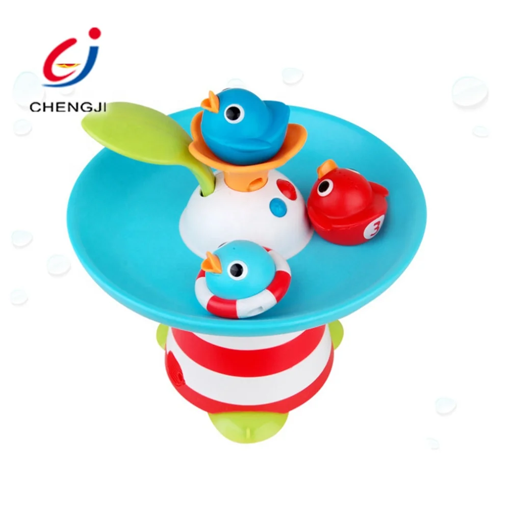 Eco-friendly kids spray water duck set float baby bath animal toy with music