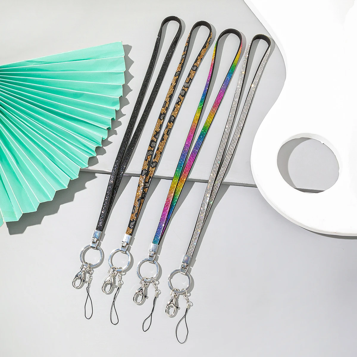 European and American fashion long neck mobile phone chain multi-color optional hot drill 13PRO mobile phone case rope