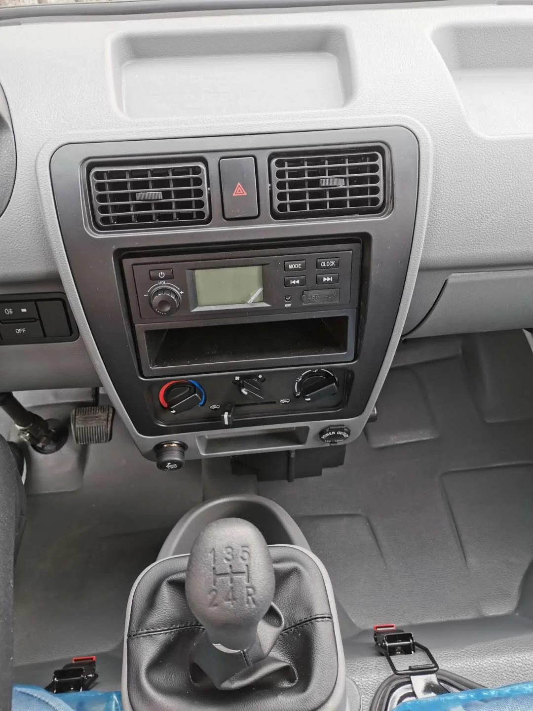 FOTON Forland 1ton gasoline mini truck with 1051cc engine and singe rear tire