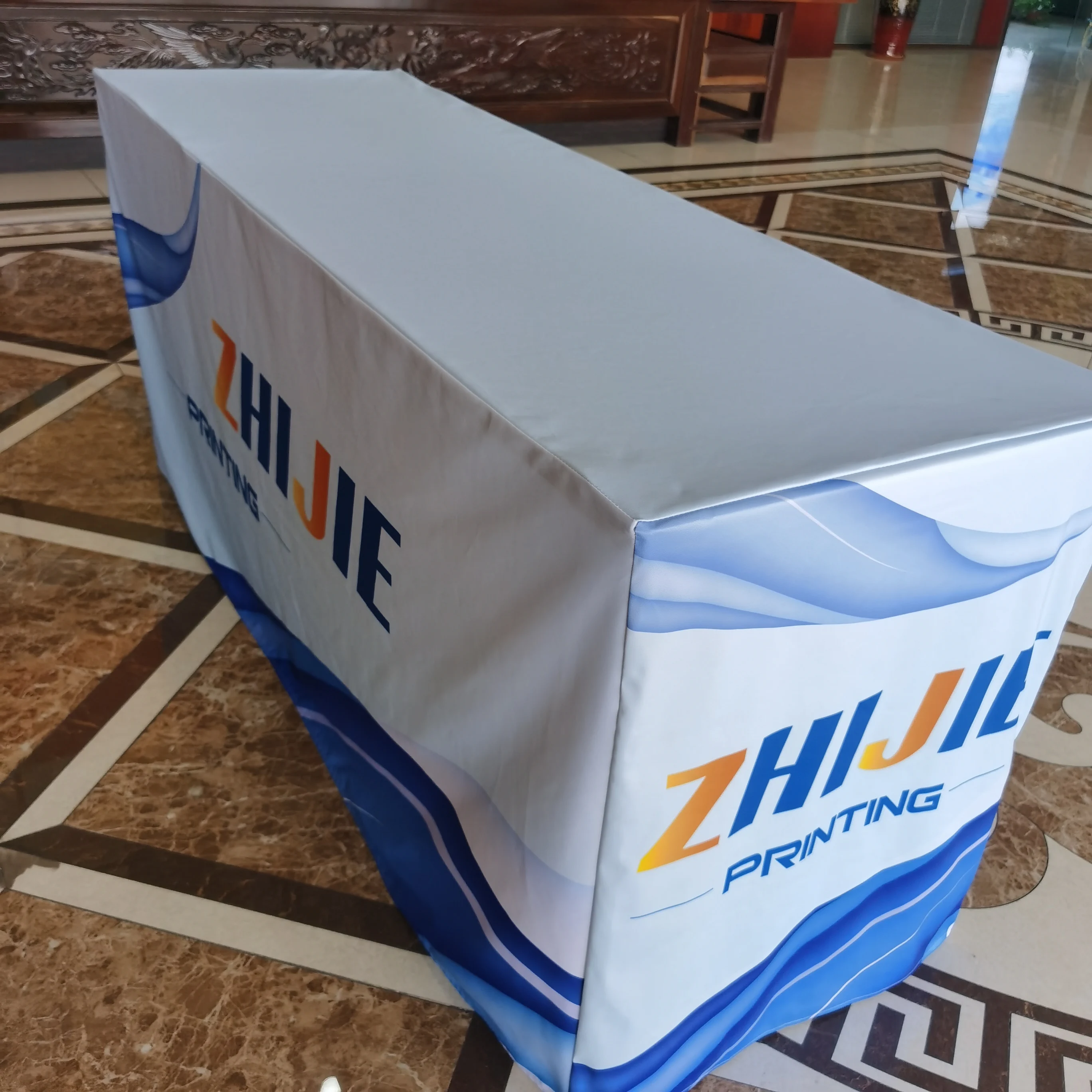 Скатерти из полиэстера