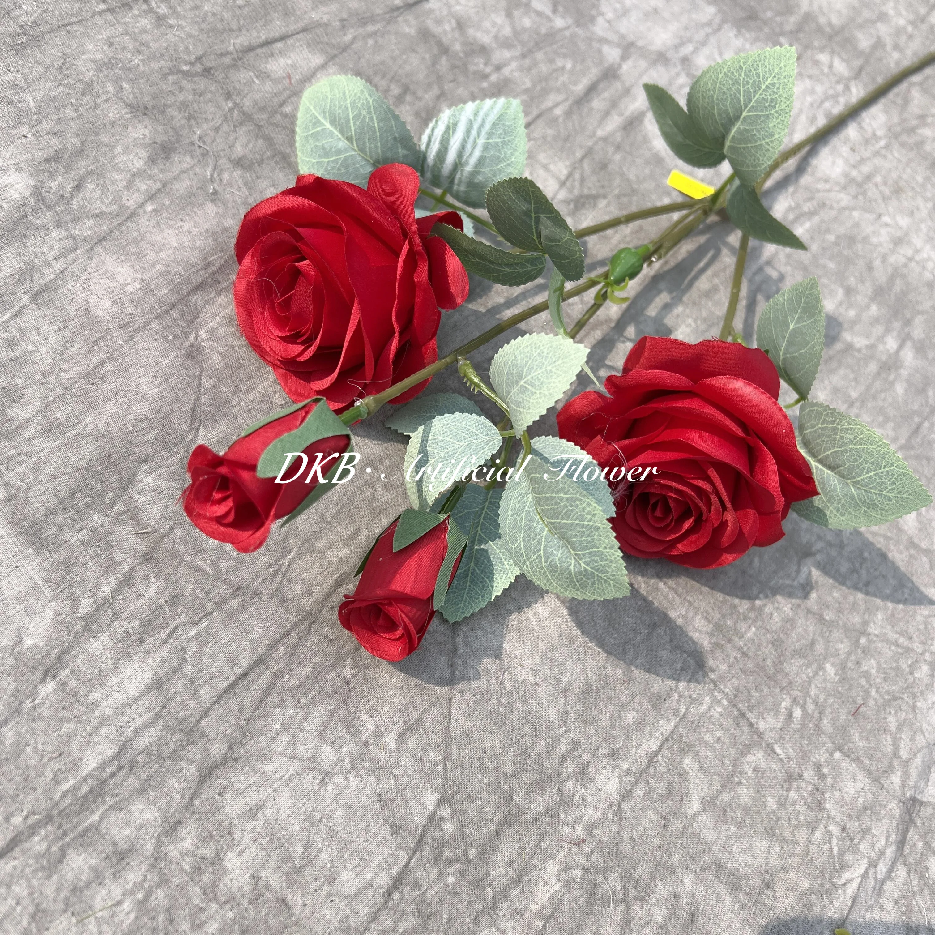DKB low price wholesale wedding decoration high quality silk roses artificial flowers for wedding table decoration