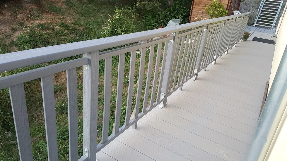 Recycled HDPE Faux Wood Plastic Rails And Post For Outdoor Decking Rails
