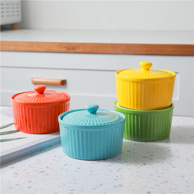 Popular style 320 ml baking dish cheap custom logo porcelain ceramic ramekins with lids