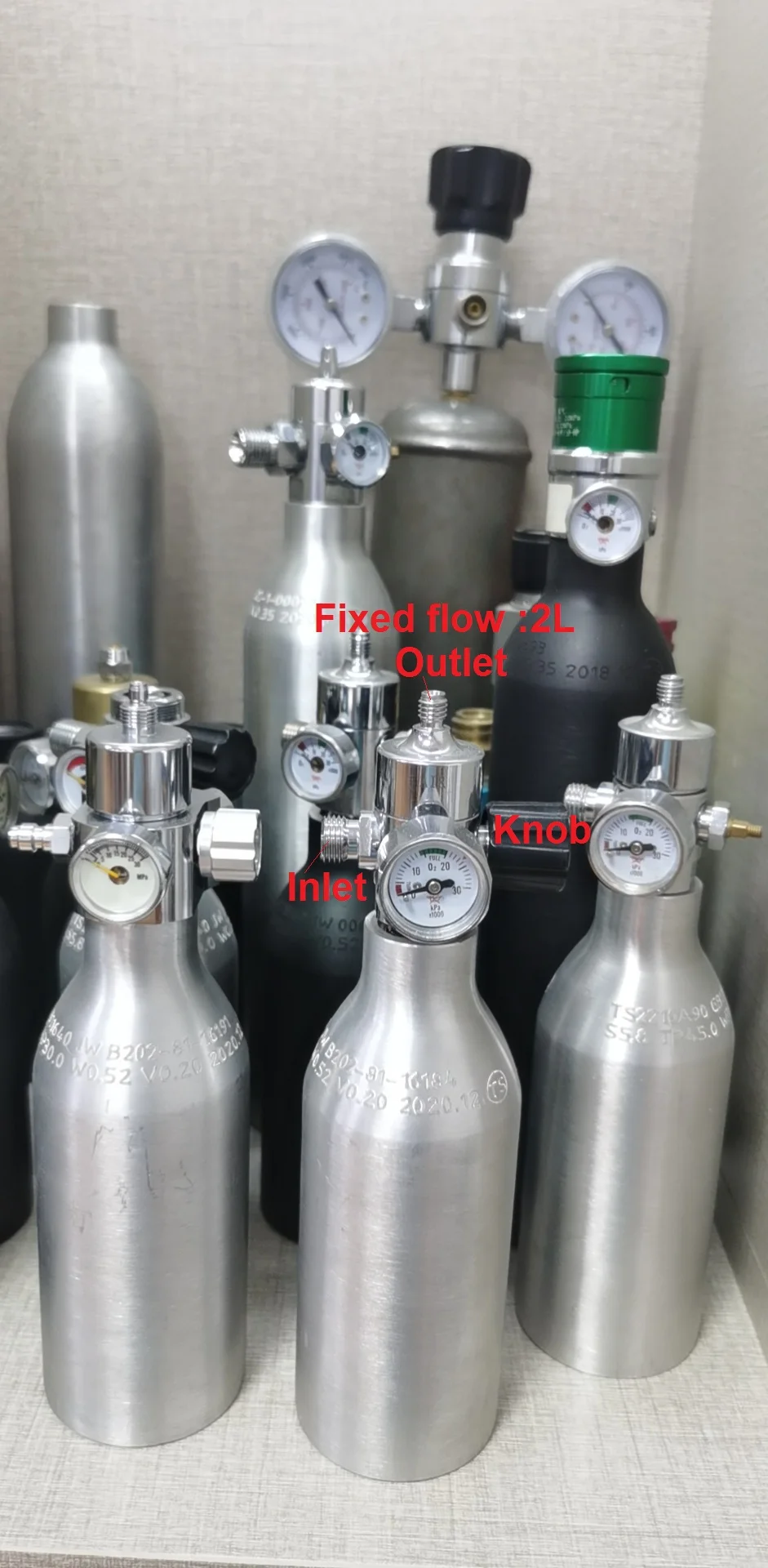 New Style Medical Oxygen regulator for Oxygen cylinder Fixed flow 0-300Bar gauge pressure