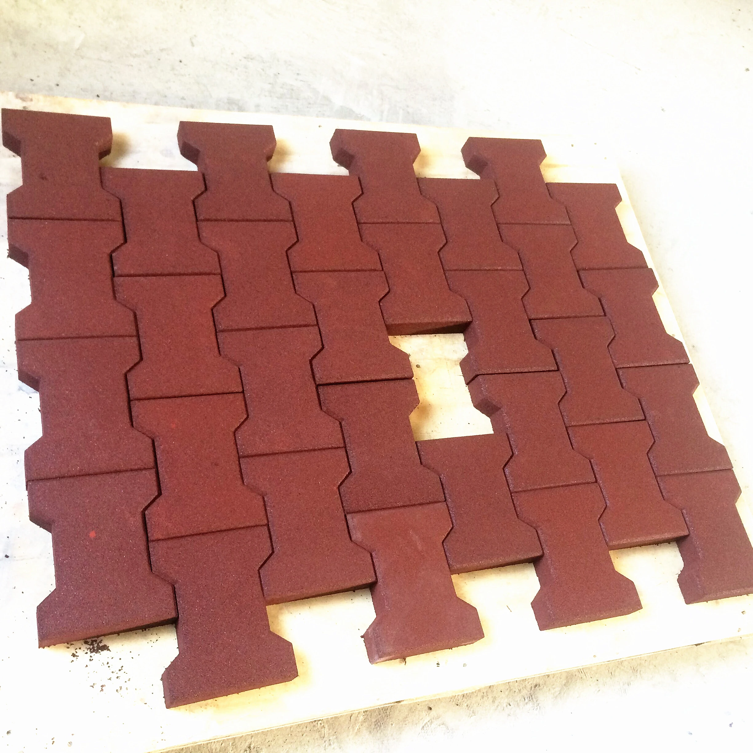 Dog Bone Rubber Floor Tile 43mm Thickness Driveway Rubber Paver for Horse.