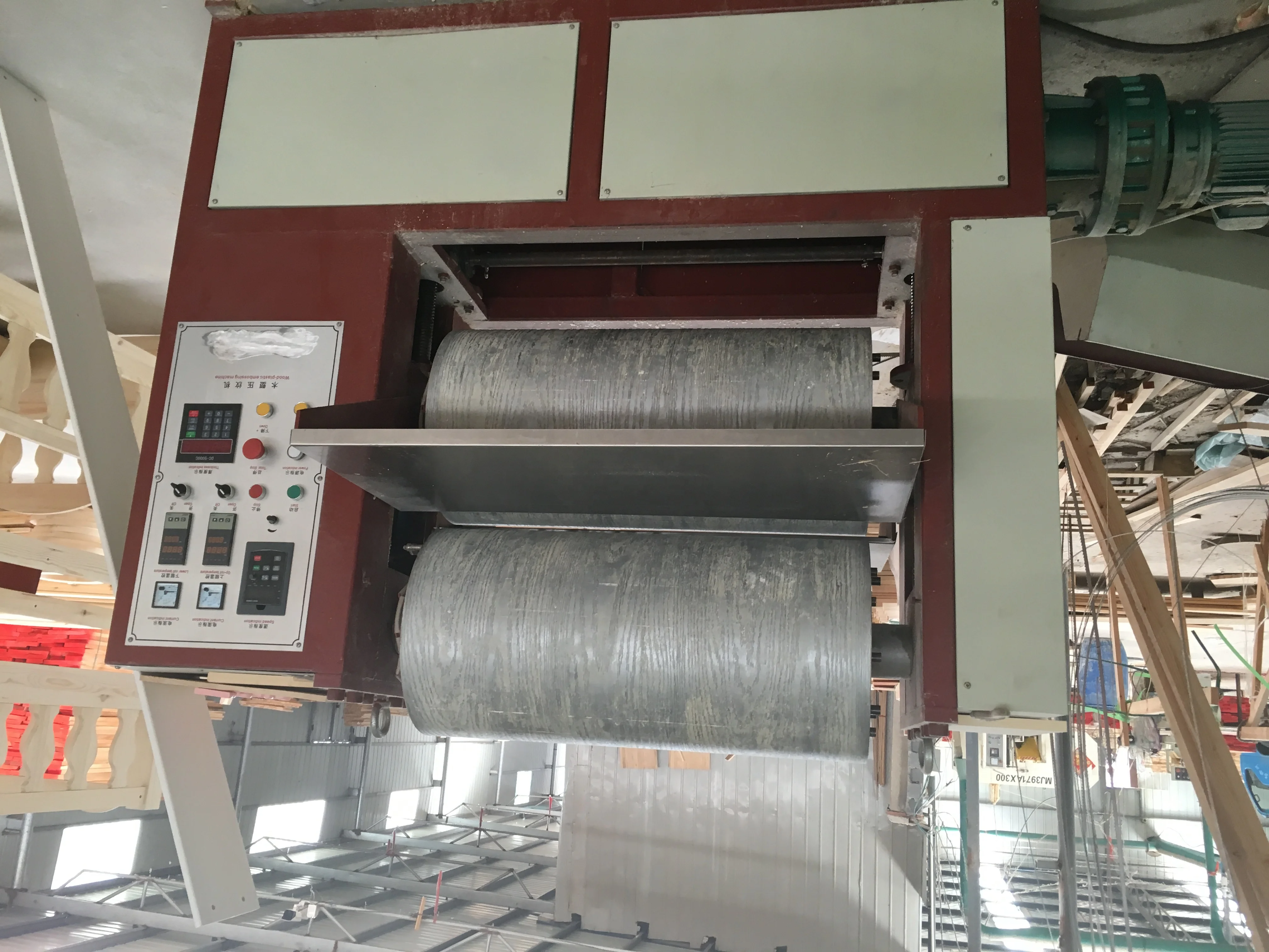 
plastic embossing machine 