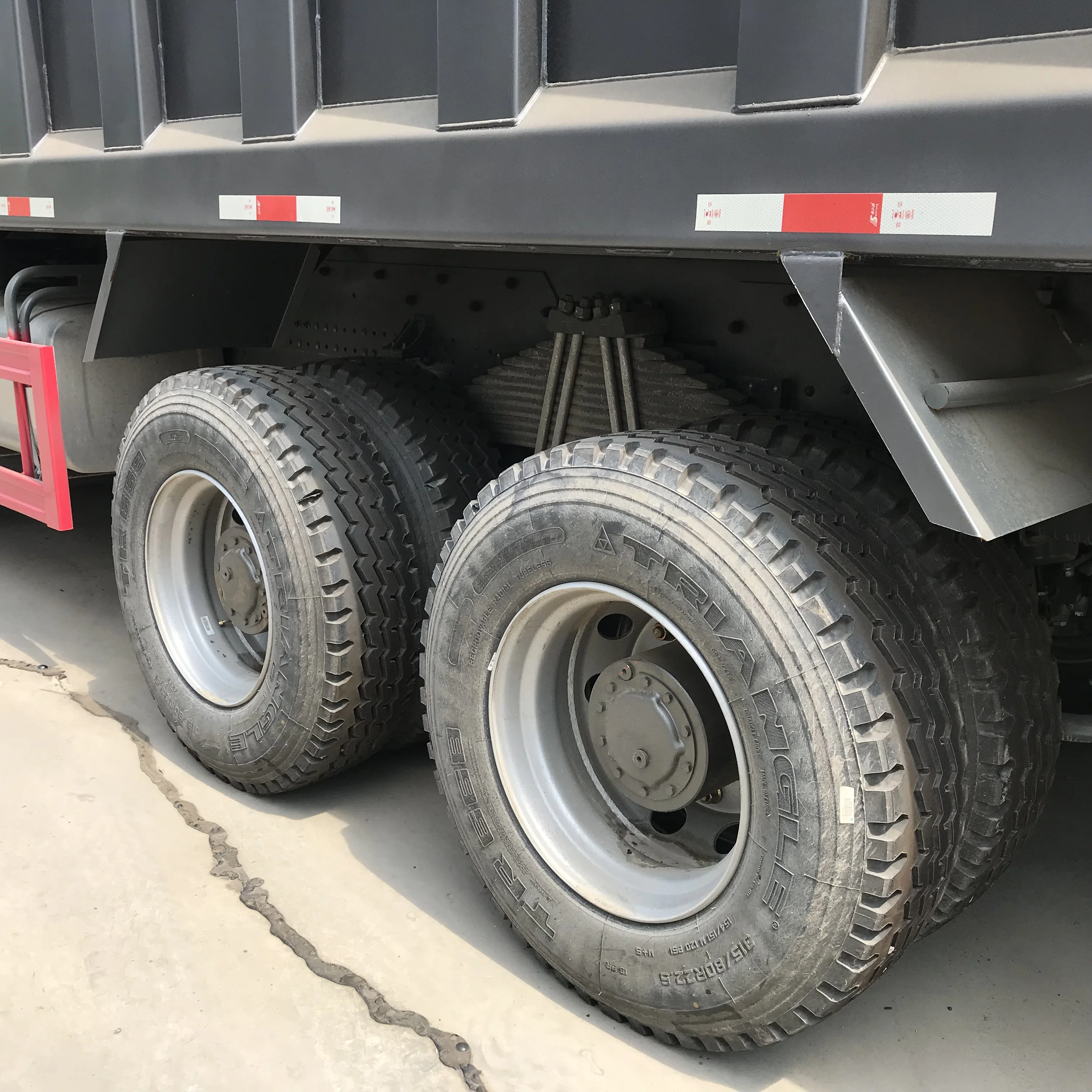 Cheapest Sinotruck Howo Second Hand 8x4 30-50 Ton 371hp 375hp 12 Wheels Used Tipper Truck Tipper Dump Truck