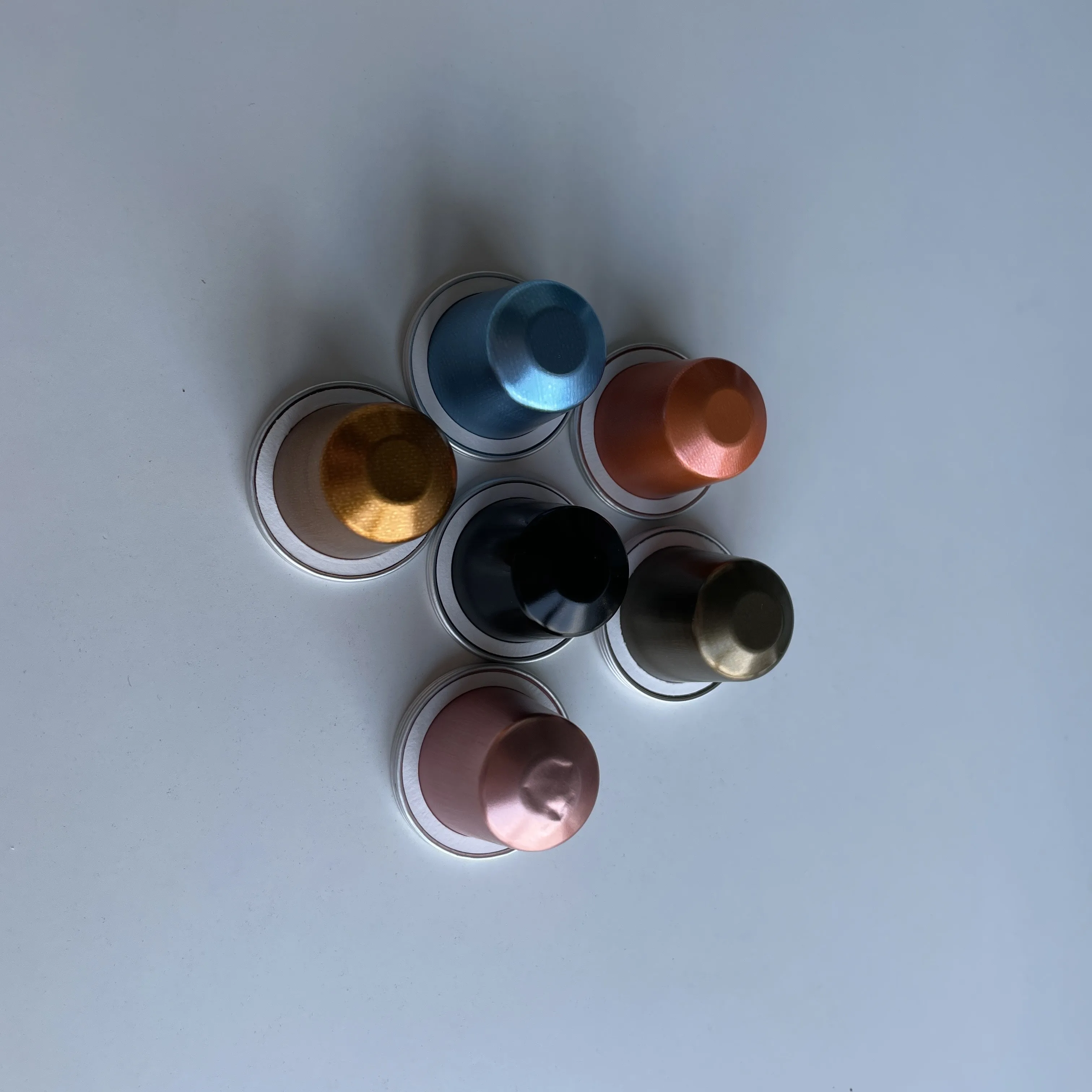 Цветные пустые капсулы для кофе Nespresso из алюминиевой фольги с кругом для бумаги