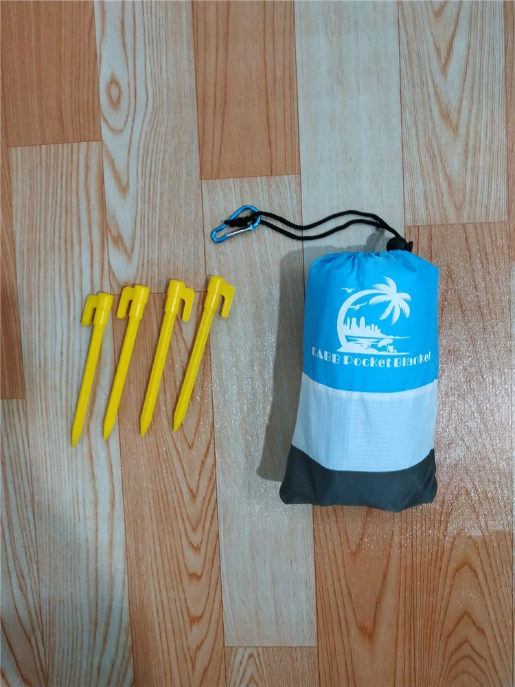 Explosive Camping Nylon Pocket Three-Color Picnic Mat Mini Waterproof Plaid Moisture-Proof Beach Blanket