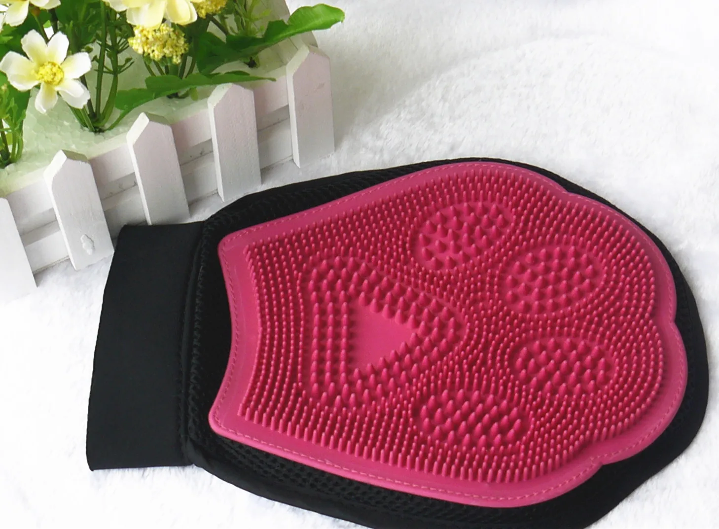 Pets Microfiber Rubber Bristle Shampoo Wash Dog Cat Massaging Bath Mitt