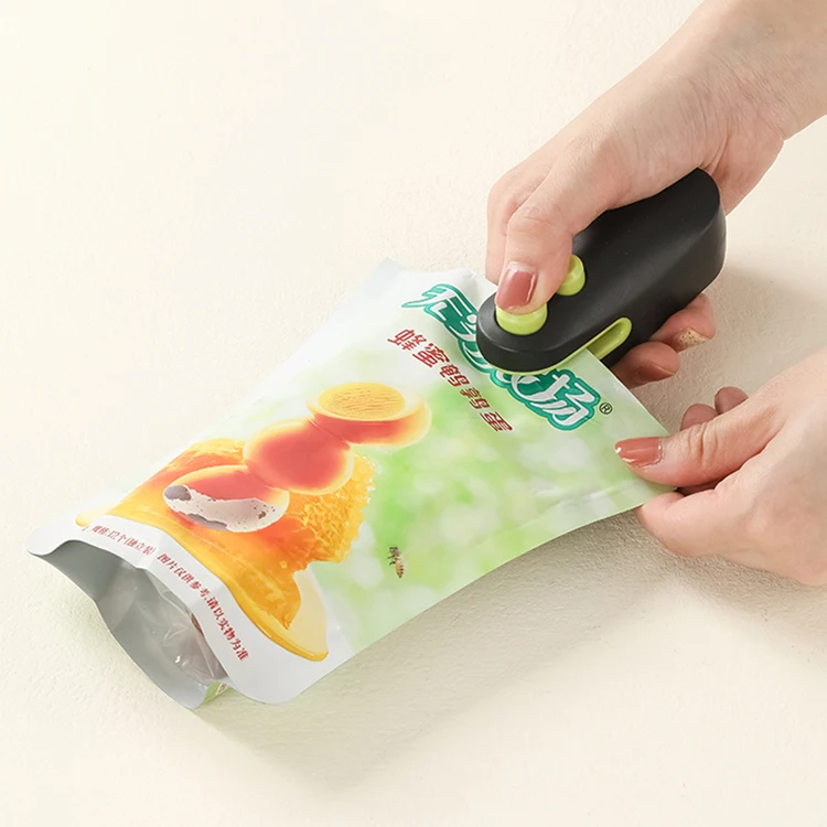 Mini Heat Bag Sealer Usb Rechargeable with Cutter 2 in 1 Heat Vacuum Seale Sealing Machine Package Sealer Bags