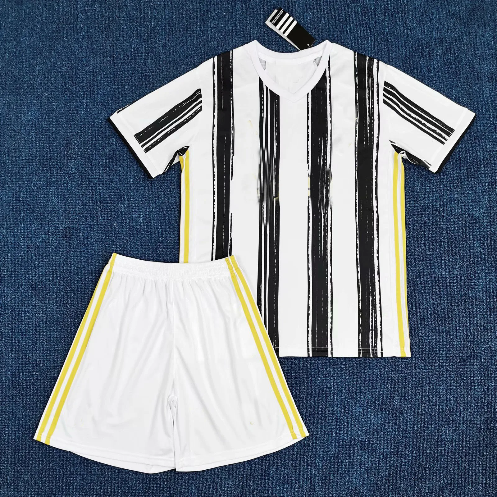 
Wholesale in stock customized top grade thailand quality soccer jersey with cheap price 