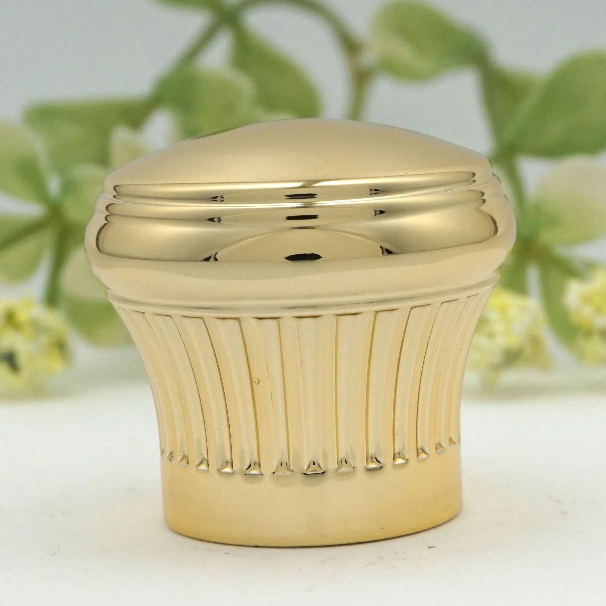 Animal Creative Luxury 15mm Perfume Bottle Cap Elegant Deer Design for Bottle Closures and Lids