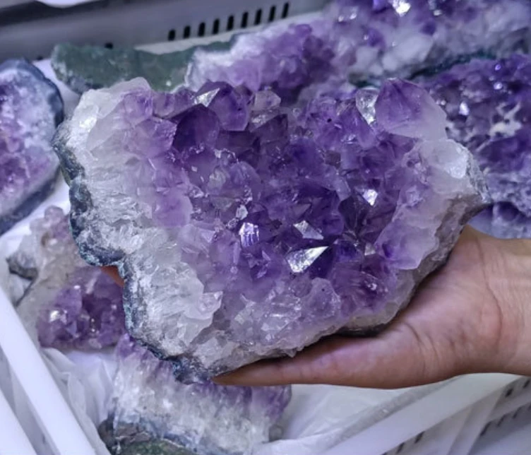 Wholesale Natural Grape Agate Cluster Purple Crystal Stone Mineral For Home Decor