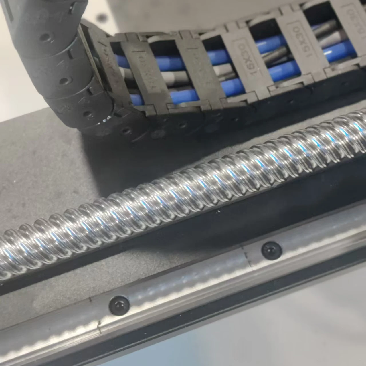 SMT4/6-head automatic surface mount machine LED surface mount machine supports Yamaha pneumatic flight of 60 units