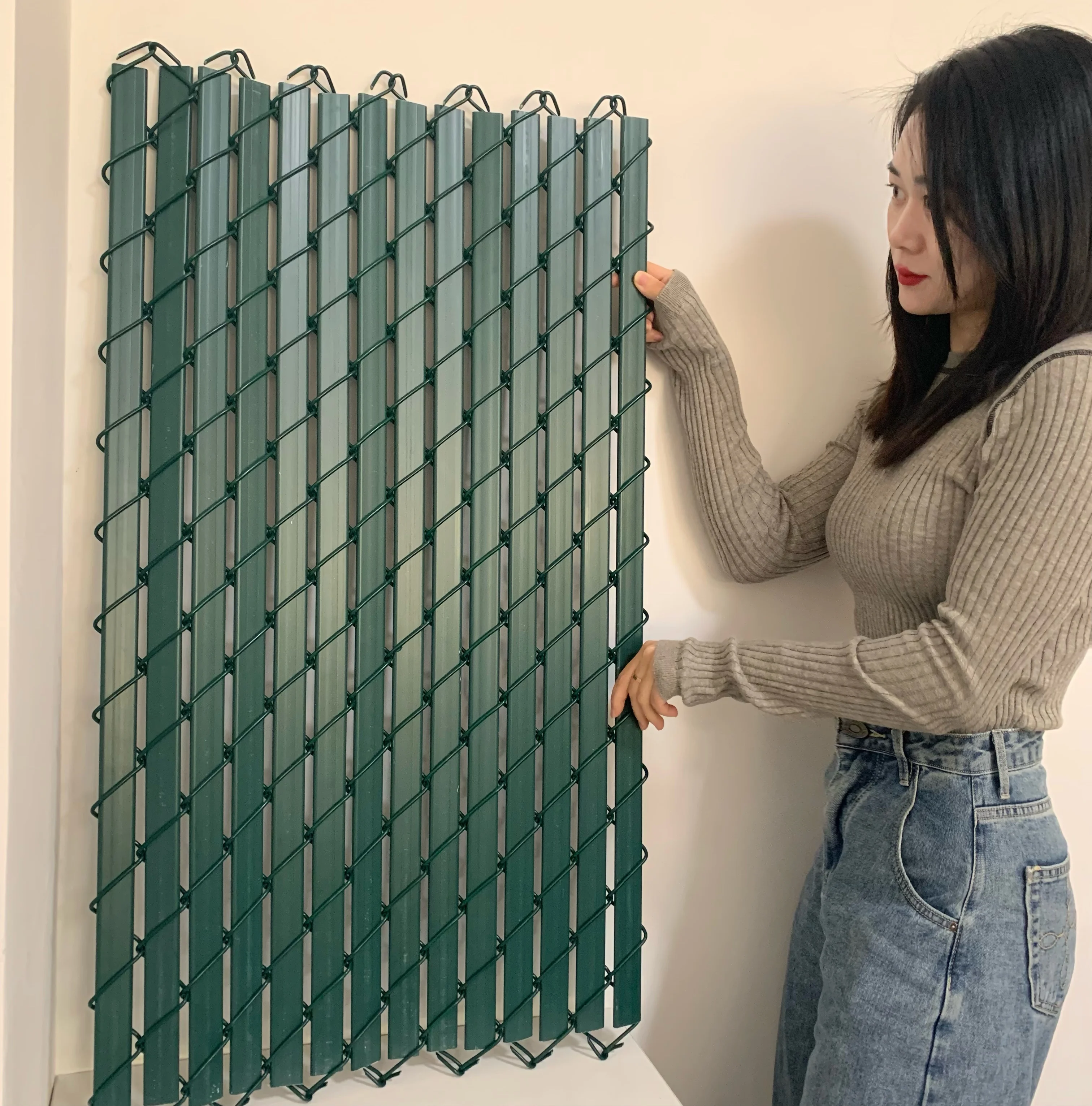 PVC Coated plastic wire netting fence Iron Mesh chain link fence