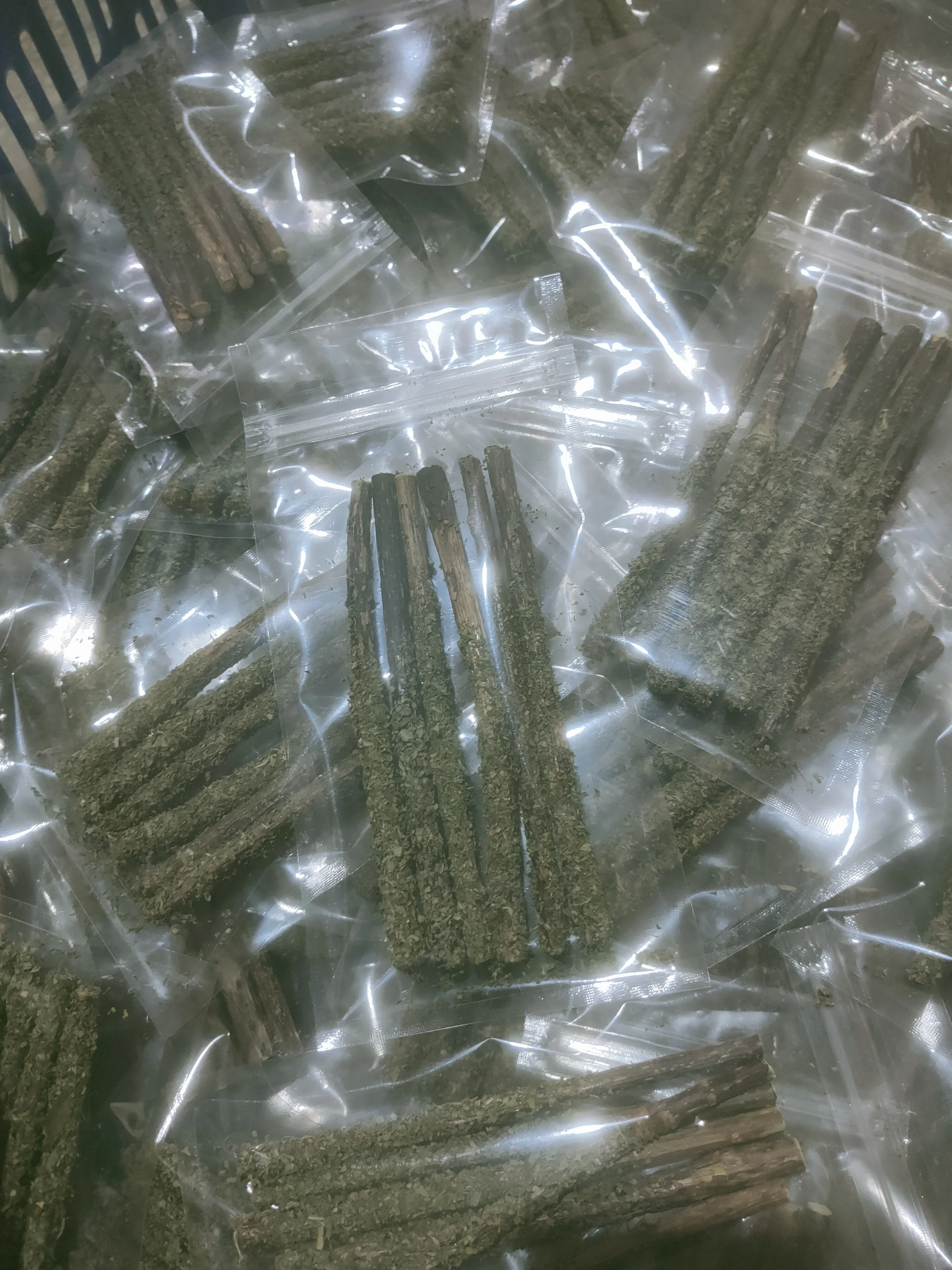 Matatabi Sticks with Catnip Flavor and Gall Fruit Flavor Natural Cat Teeth Cleaning  Molar Stick