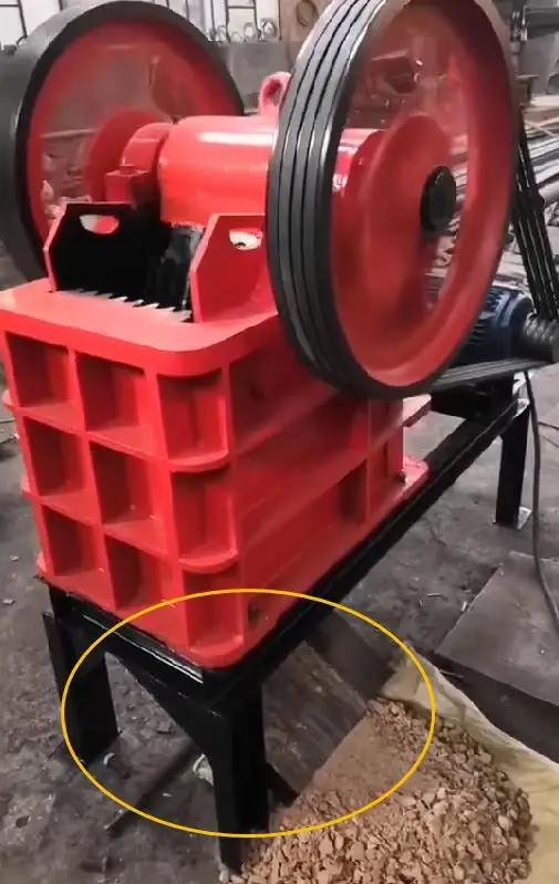 Small jaw crusher with diesel engine OR electric motor Mobile stone crusher machine