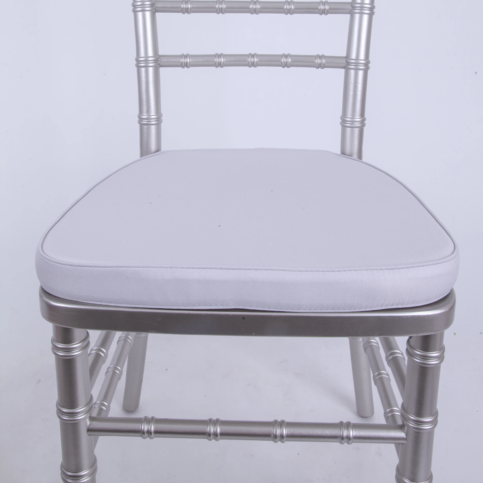 2022 High Quality Popular Unfoldable Hotel Restaurant Bar Cafe Dining Wooden Or Resin Chair Cushion