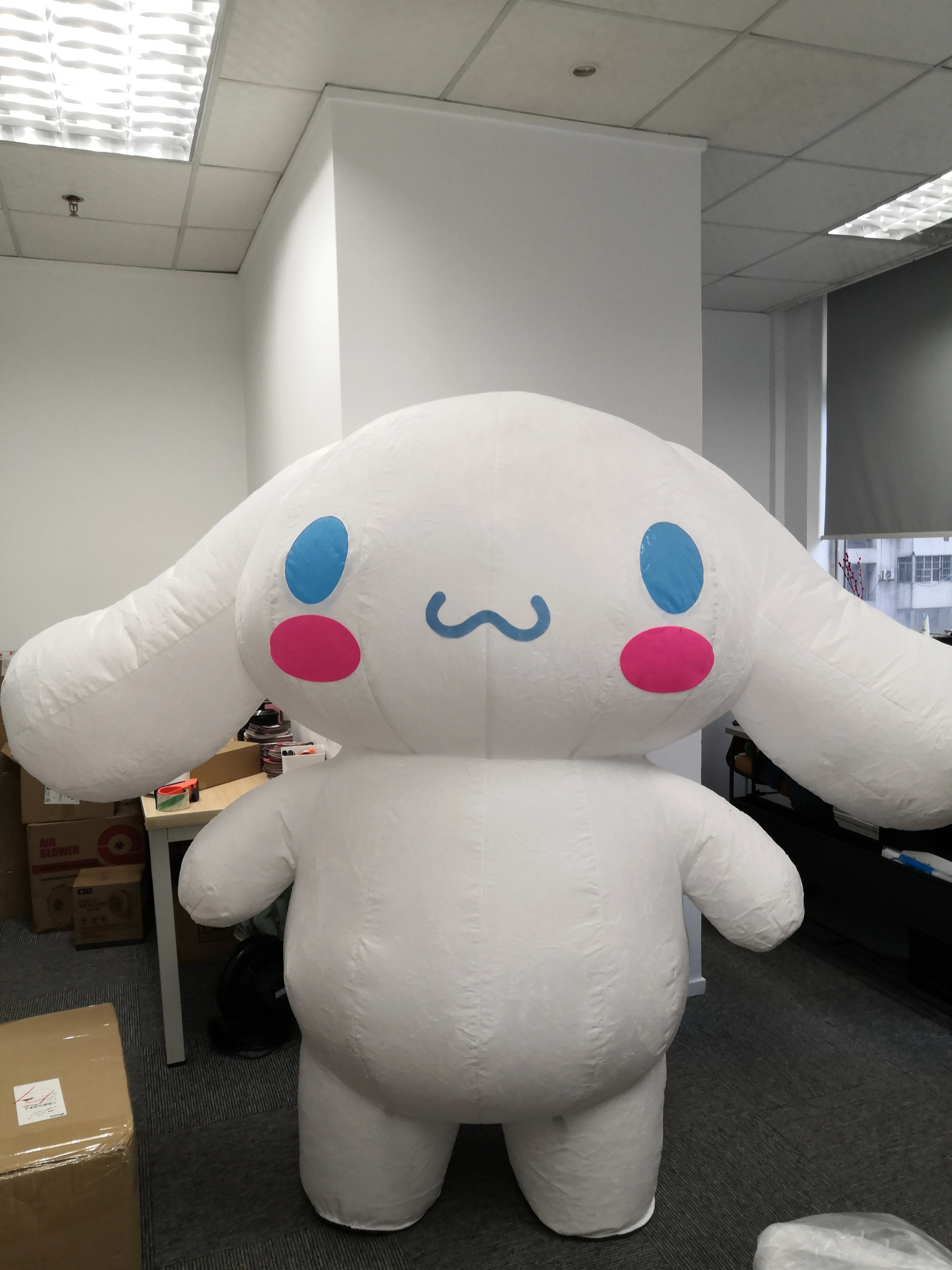 Giant Walking Moving Cosplay Cartoon Inflatable Cinnamon dog Plush Sanrio Inflatable Mascot Costume Suit For Adults