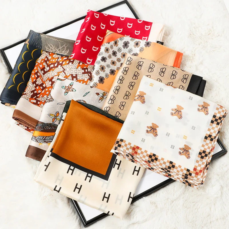 Wholesale Printed Silk Scarf Square Ladies Stylish Silk Neck Scarf For Women 70*70cm