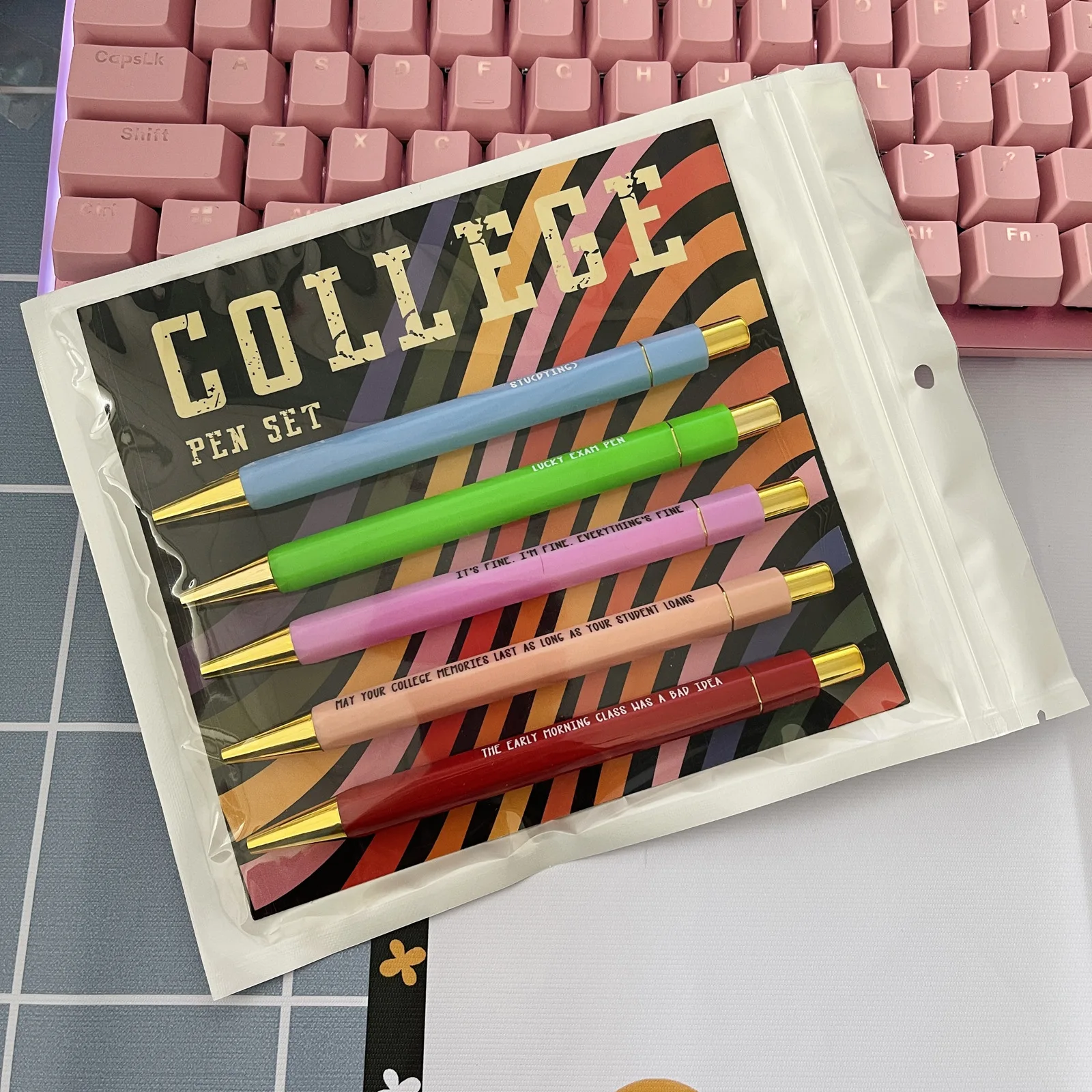 Hot Selling 5 in 1 Set College with Pen Paper Card College Themed Plastic Lucky Ballpoint Pen Set Daily Press Roller Pens