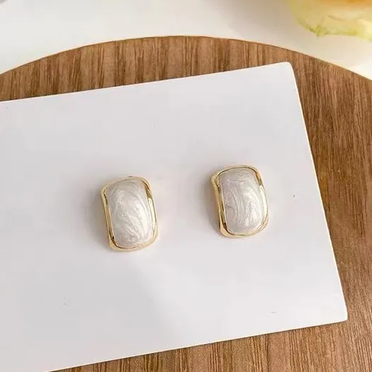 Vershal A4-1232 New Fashion Oil Dropping Earrings Vintage Personalized Earrings Waterproof Geometric Gold Plated Ring for Women