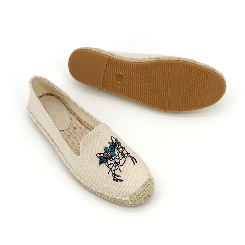Wholesale  New style fashionable Casual closed toe flat slip on soft jute sole canvas casual espadrilles shoes for women