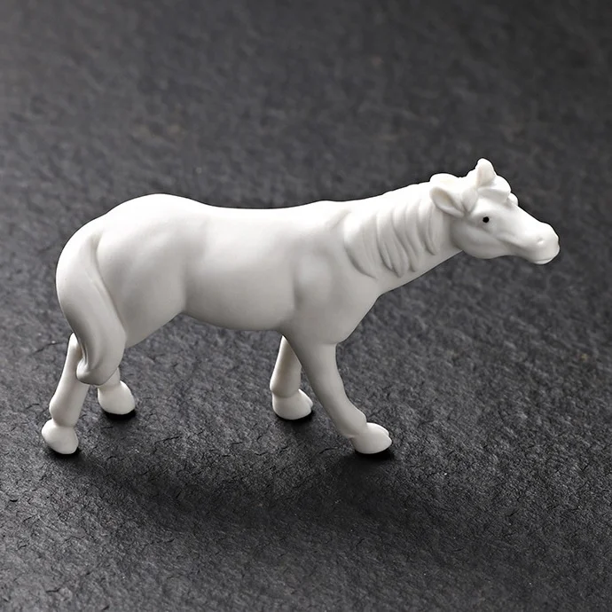 Handmade Eco-friendly Porcelain Animal Crafts Ceramic Pig Figurine Popular White Elephant Home Lucky Decoration Ceramic Pig