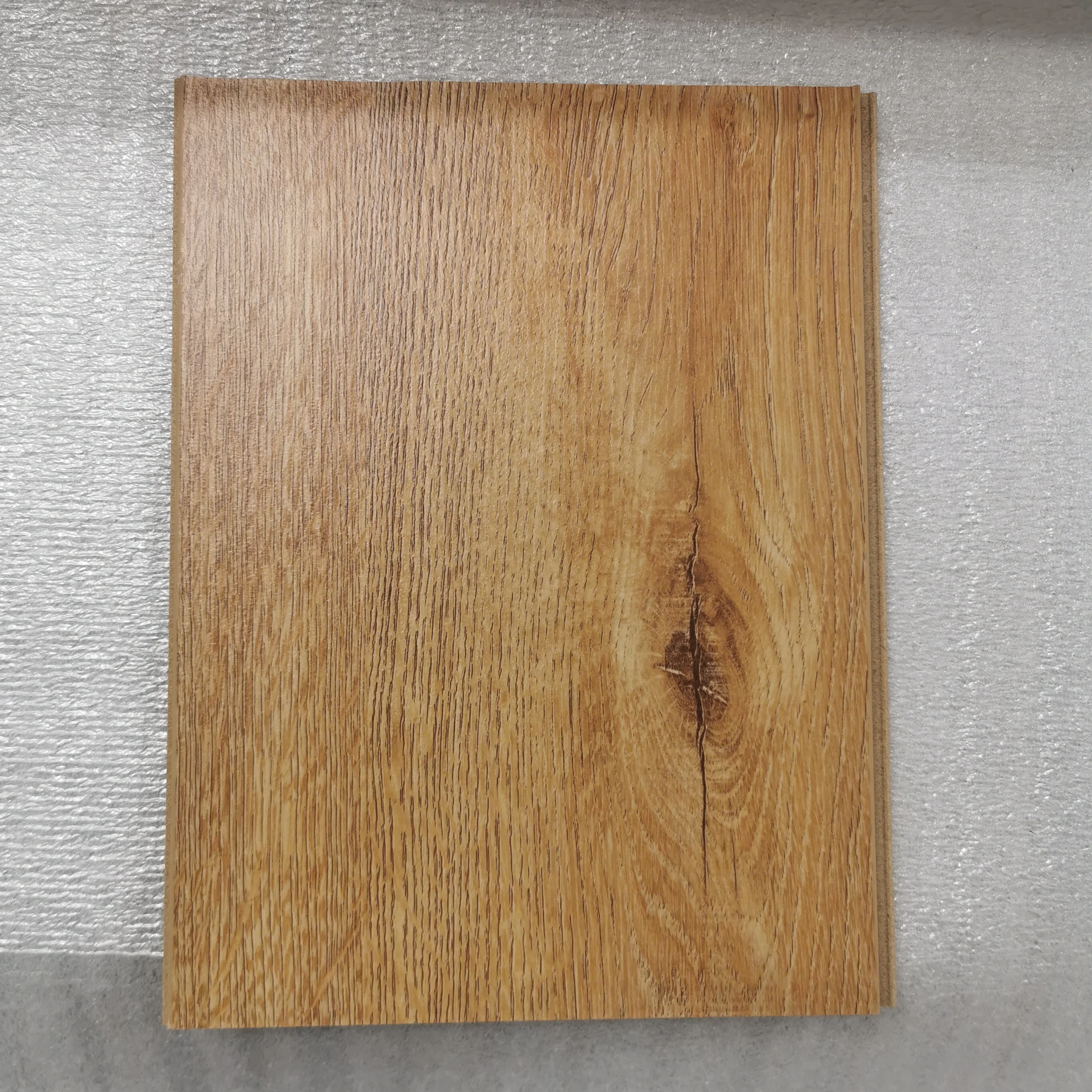 MGO Flooring MgO Waterproof and A Grade Fireproof Anti Scratch Environmental Friendly Laminate Flooring