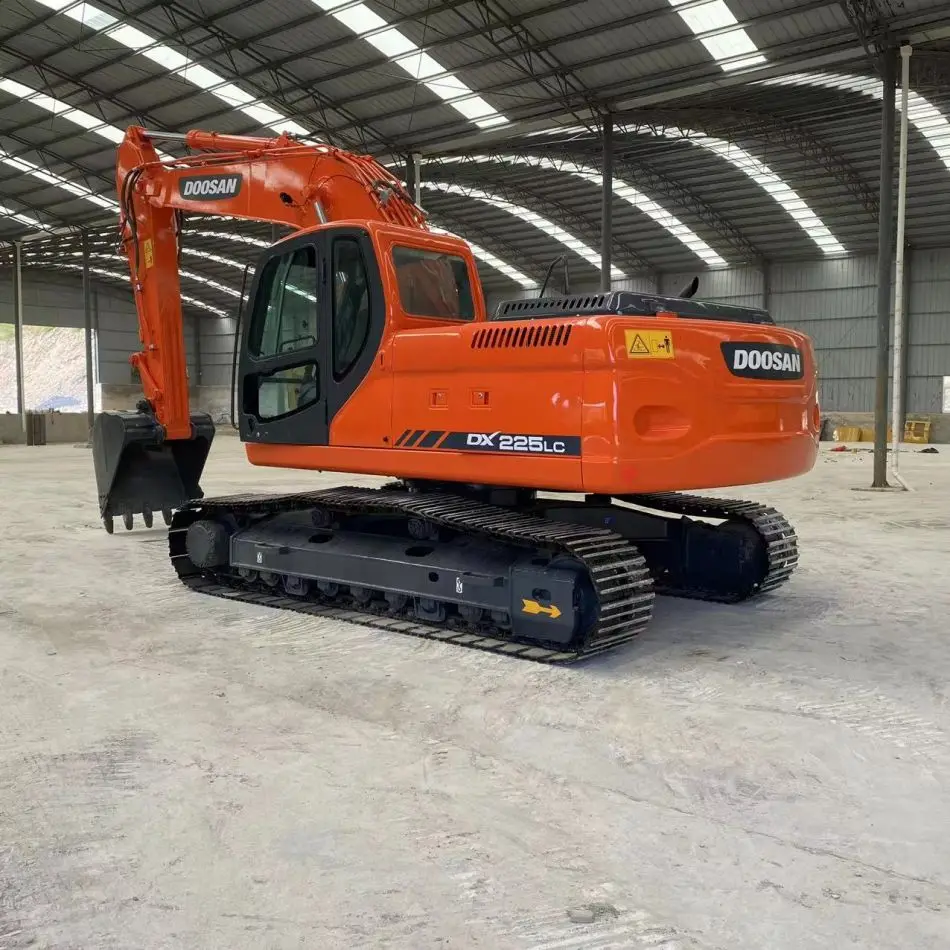 High quality, good performance, appearance new used original excavator DOOSAN DX 225 LC for sale
