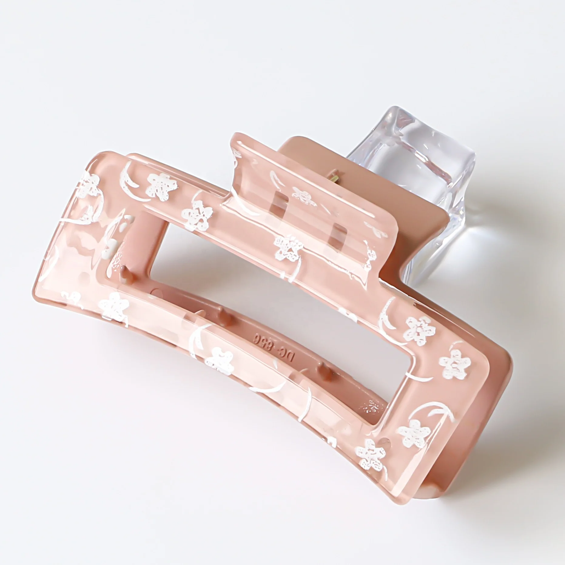 Ziming New 8 CM Big Size Floral Printed Hollow Shinny Acrylic Hair Claw Glossy Flower Pattern Acrylic Shower Hair Clip Hair Grip