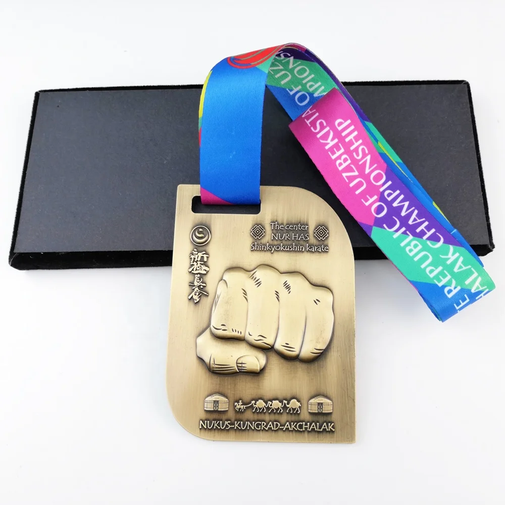 Medals Supplier Manufacturer Wholesale Zinc Alloy Metal Taekwondo Sports Gold Award Karate Medals Custom Kickboxing Medals