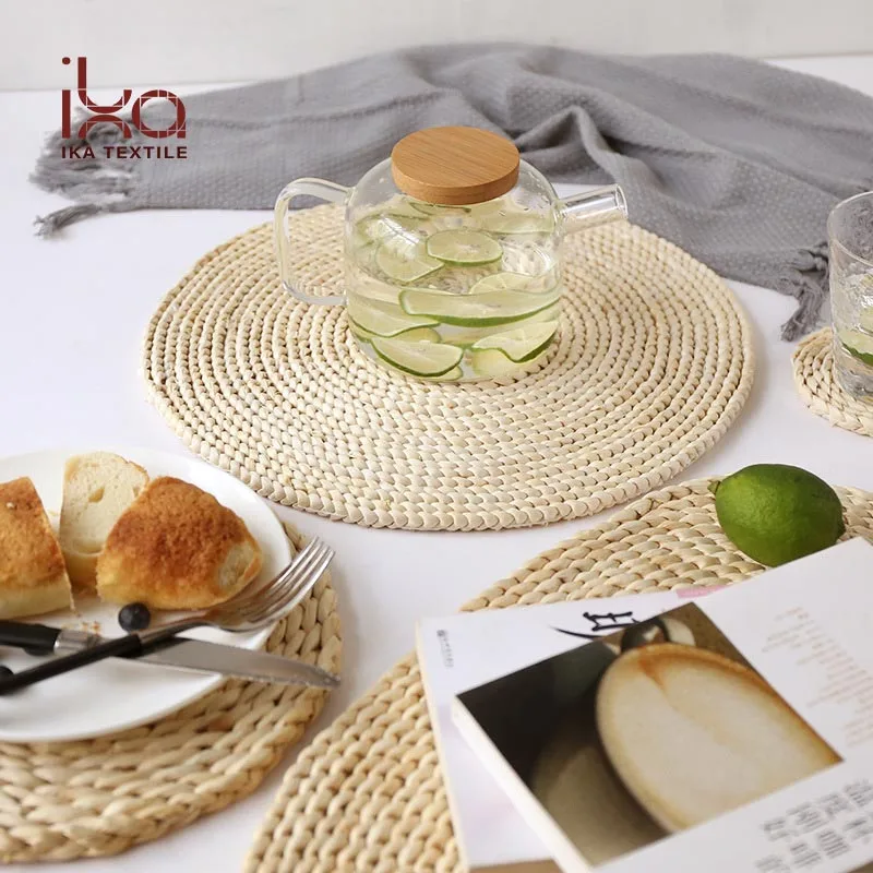 Natural Color Corn Husk Handwoven Washable Rattan Round Mat Placemat for Dining Wedding Luxury