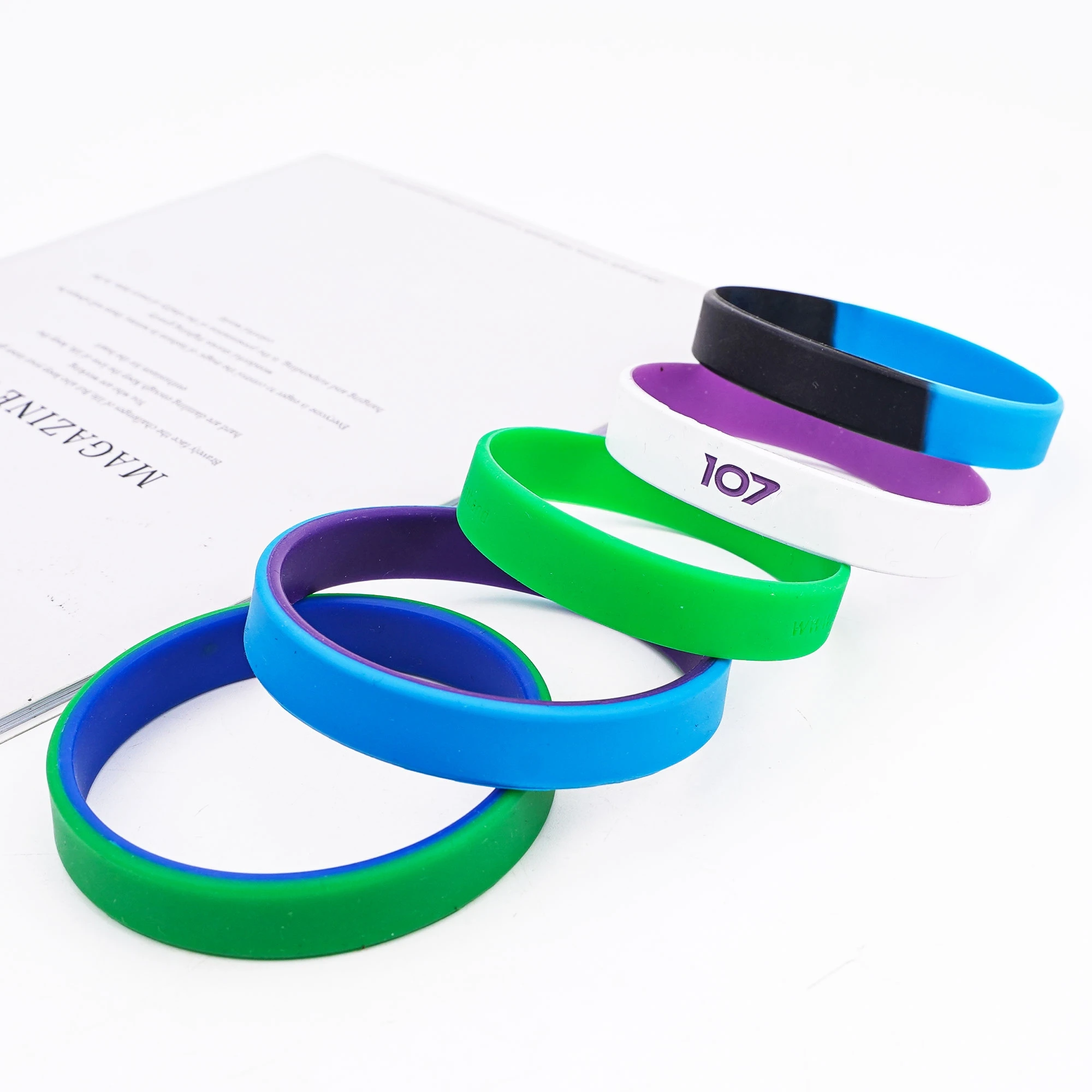 Personalized Custom Silicone Wristband Rubber Bracelet Wrist Band Embossed Wristband With Printed Logo For Kids And Adults