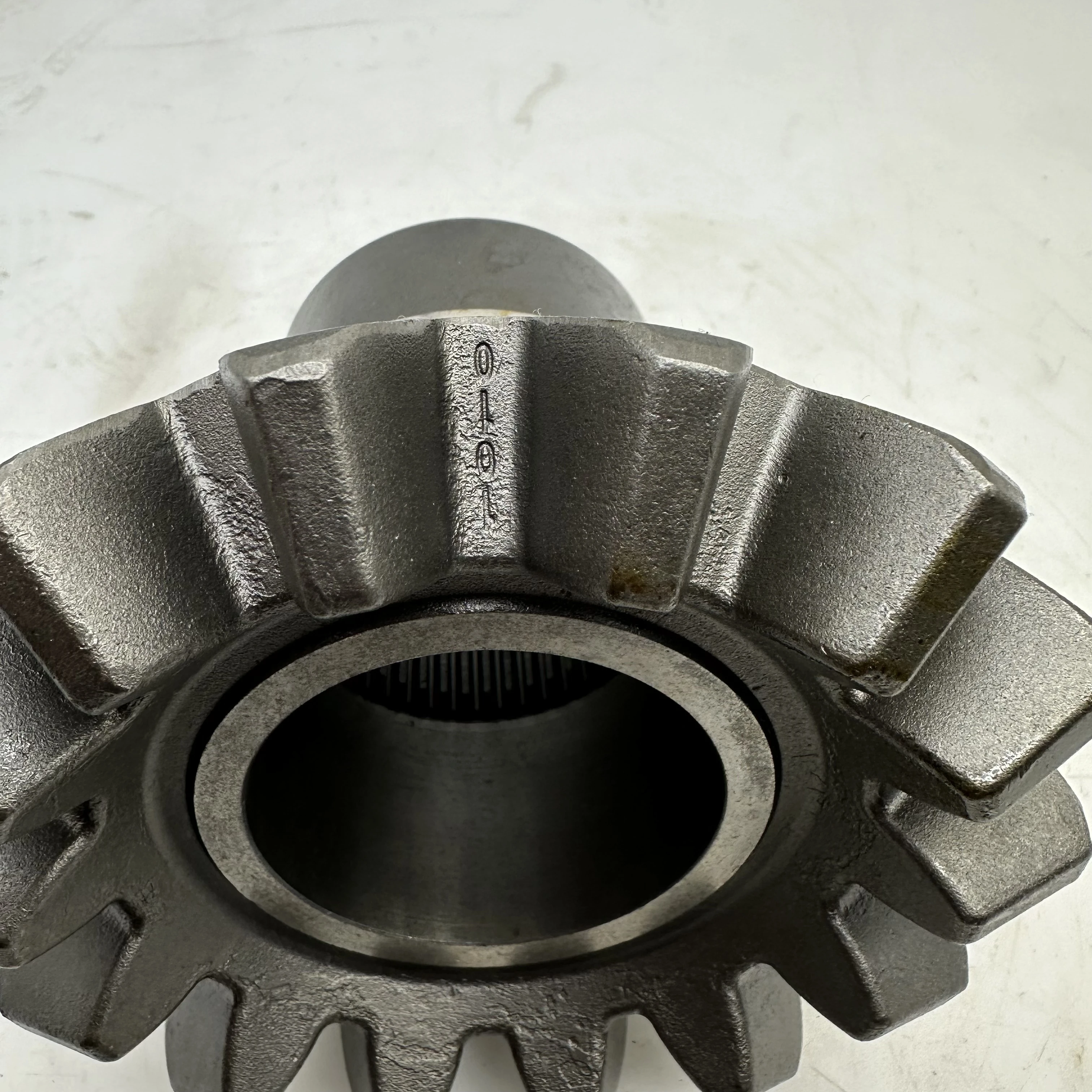 SINOTRUK HOWO Truck Parts Rear Half Shaft Gear WG9970320139 Dump Truck Accessories