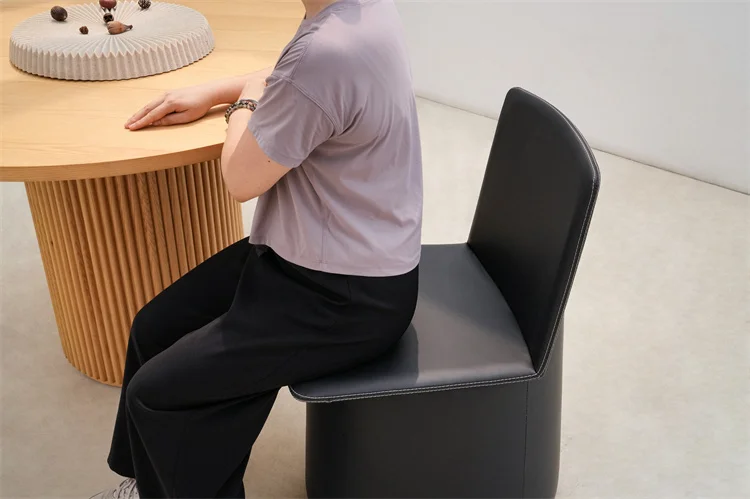 Hot Sale Luxury Russian Pine Wood Eco Leather Dine Chairs With Wheels Comfortable Solid Wood Dining Room Chair