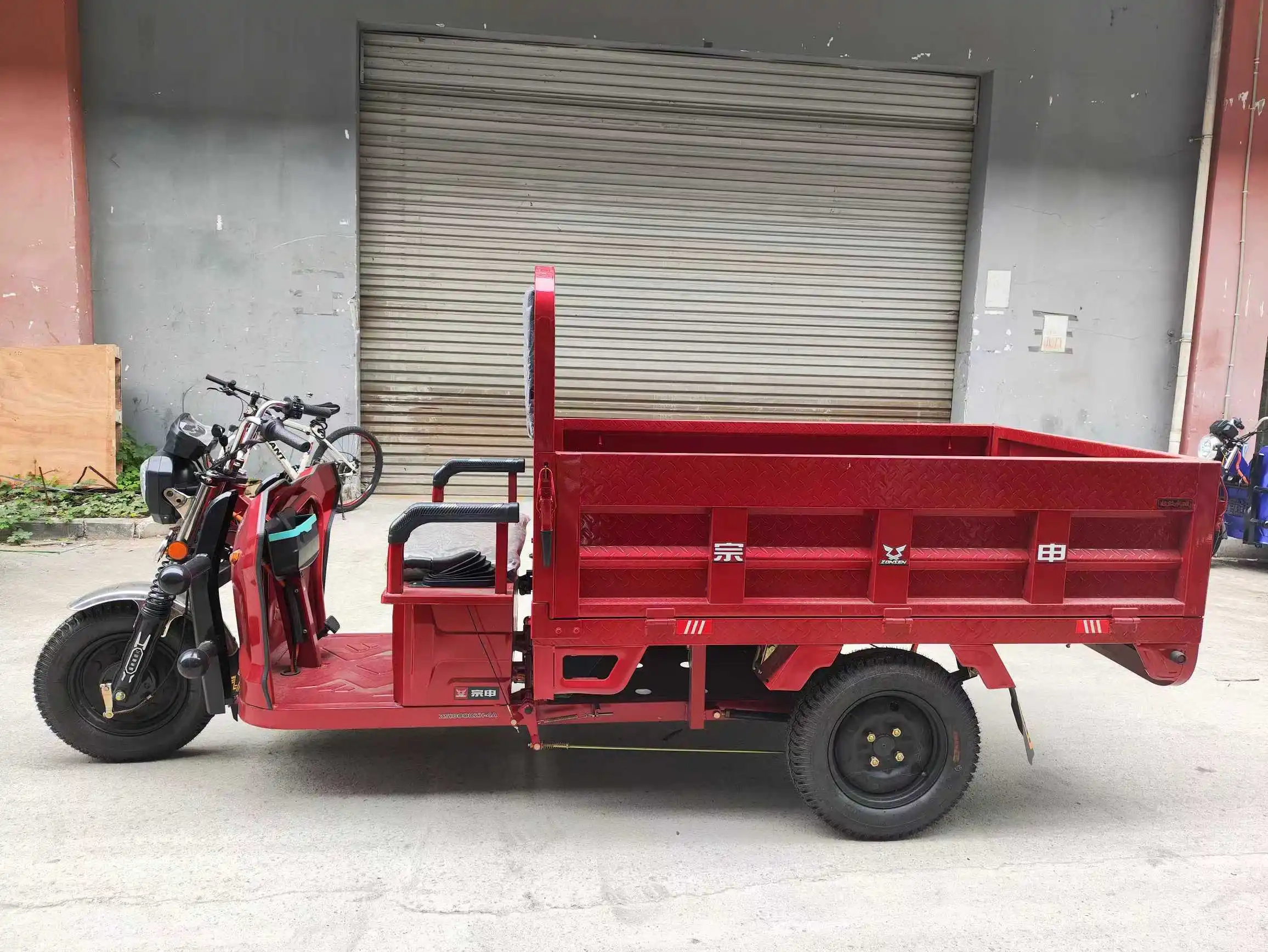 60V-72V 80A 1500W 51km/h 600kg Load Capacity 1800*1210*320mm Cargo Box Cheap Electric Tricycle Price Rickshaw