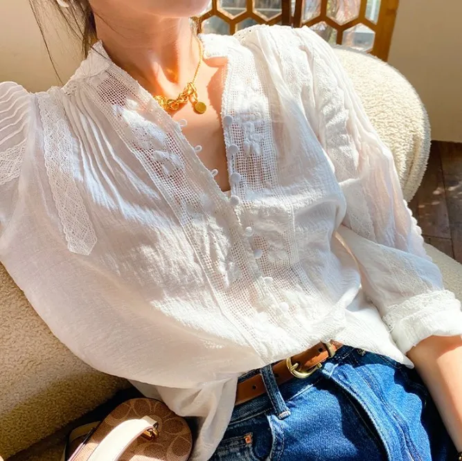 Wholesale BOJIN 2024 Women Summer Beach Wearing Lady Long Sleeve White Elegant Comfy Blouse Women Cotton Vacation V-neck Shirt
