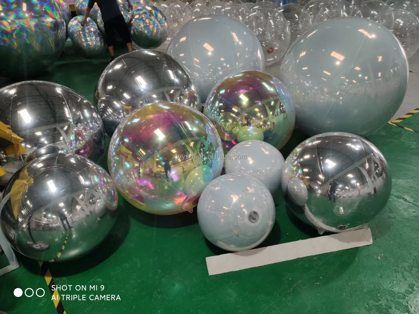 Hot Sales Cheap Colorful PVC Inflatable Reflective Ball /Inflatable Christmas Mirror Sphere/Inflatable Sphere Mirror Balloon
