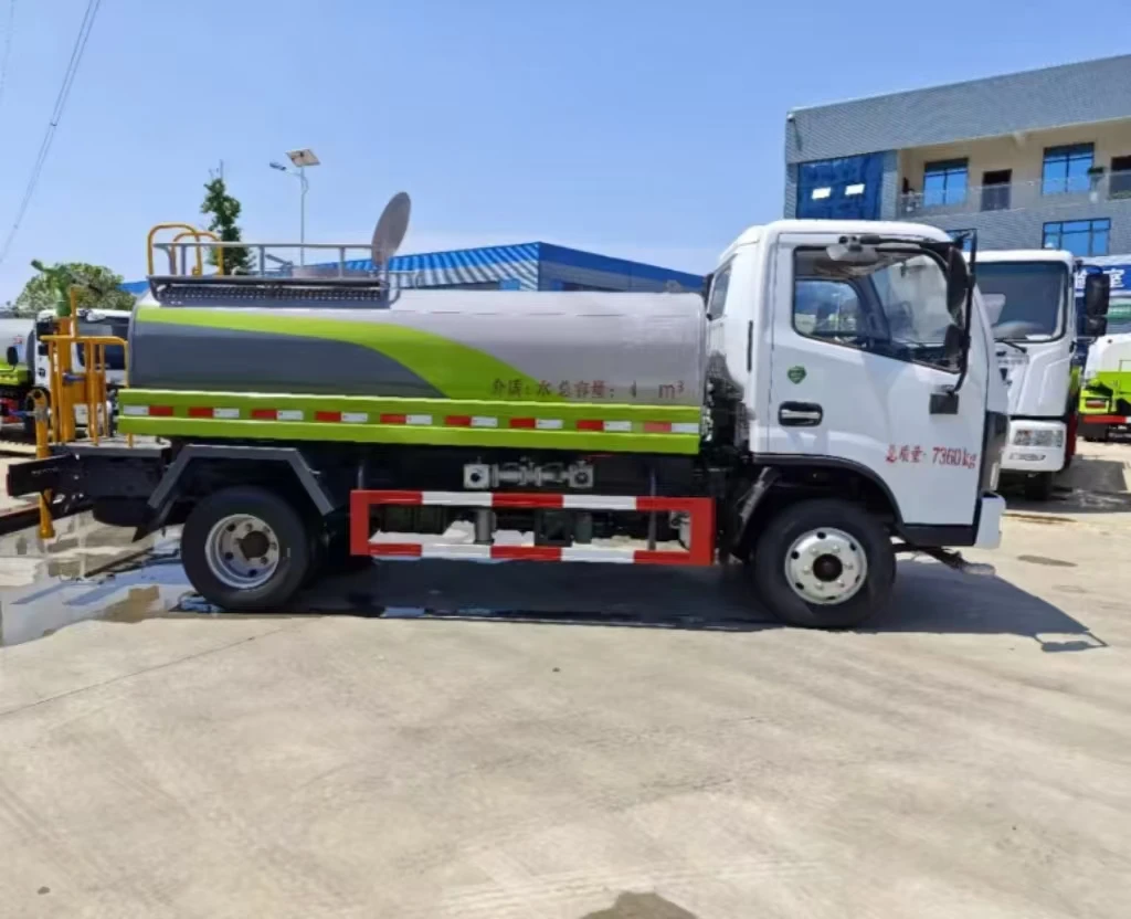 Hot Sale 4X2 Water tank Truck Liter Water Tanker HOWO Trucks 3000-5000 Gallon Tank Truck  For Sale