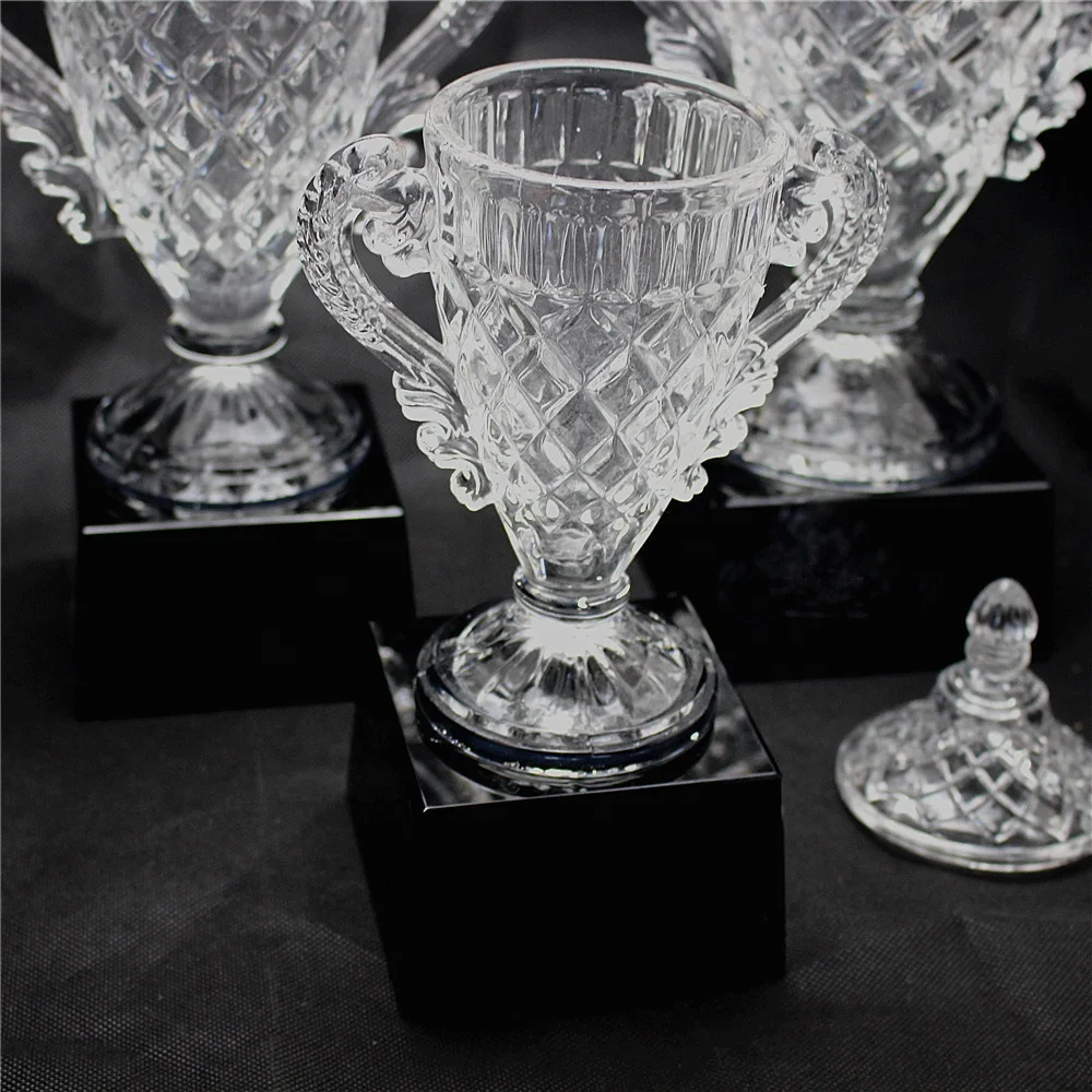 Exquisite crystal trophy design customization/New design Big Crystal Craft champion cup award Trophy/big crystal glass award