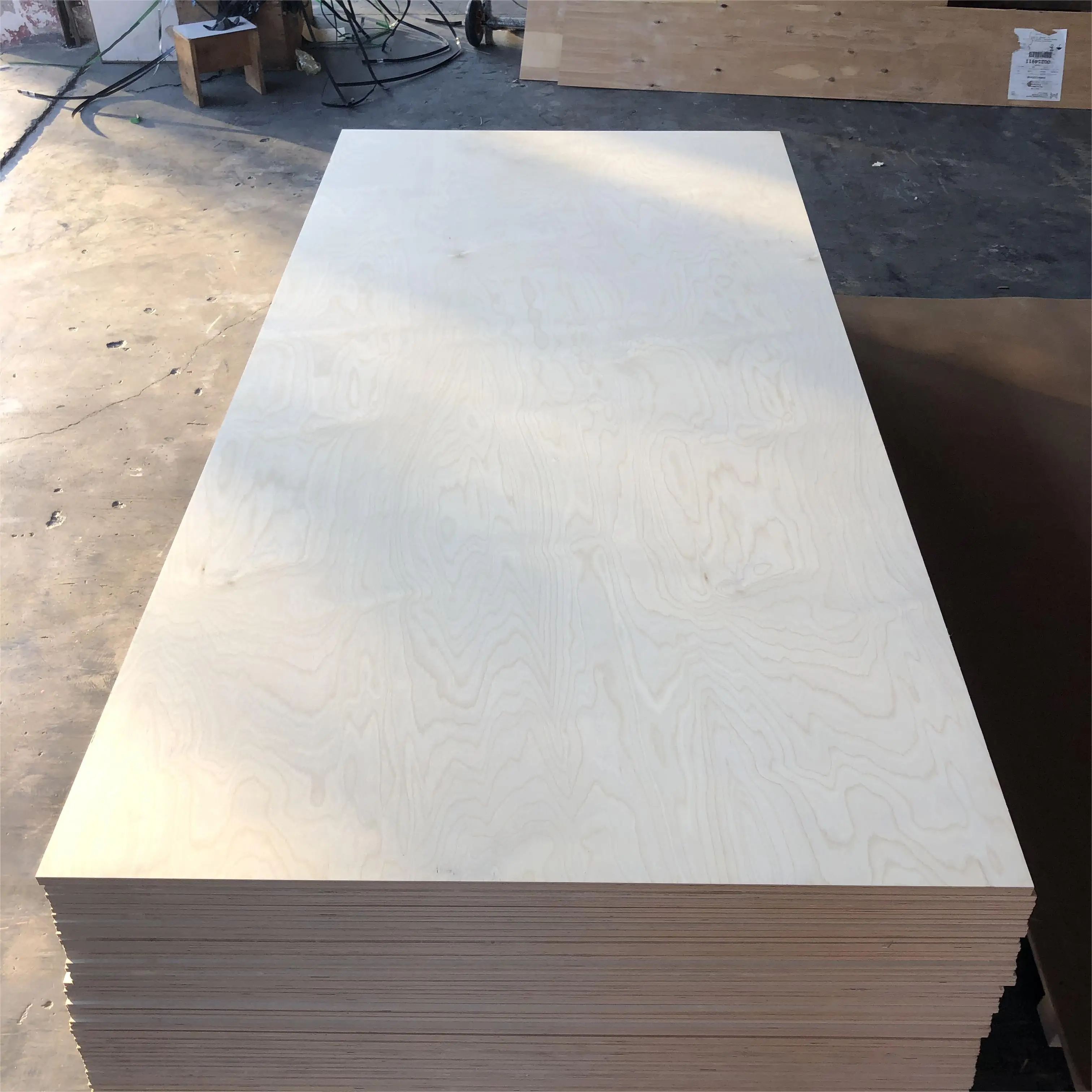 Factory Baltic Birch Plywood 18mm Laminated Birch plywood 4mm 9mm 15mm Commercial Plywood Sheet 1200*2400mm Size Birch